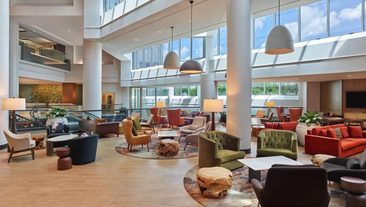 Hilton Atlanta Airport Hotel Exterior photo